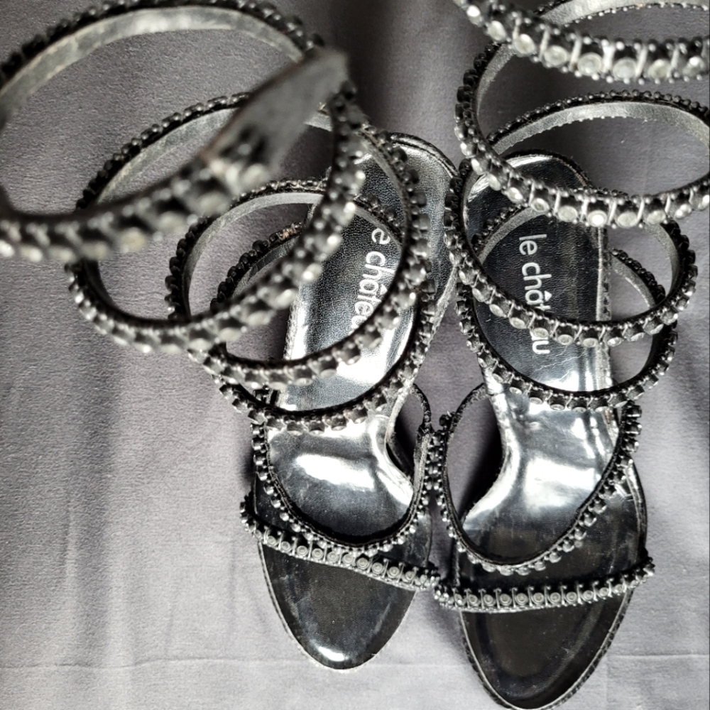 Gorgeous Strappy Crystal Sandal ( RENE CAOVILLA style)